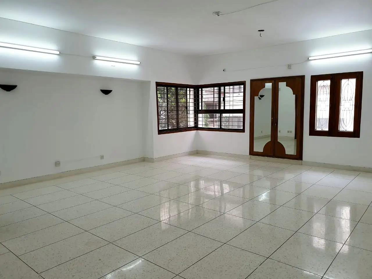12500 SFT - 3-Storied Independent Commercial Building Rent in Dhaka - Image 20