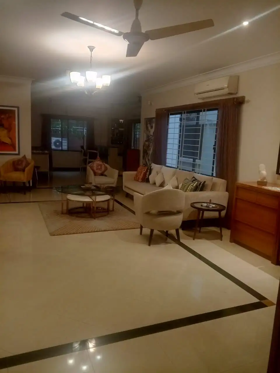 3400 SFT - 3-Bedroom Furnished Luxury Apartment for Rent in Dhaka in Gulshan 2  Image 1
