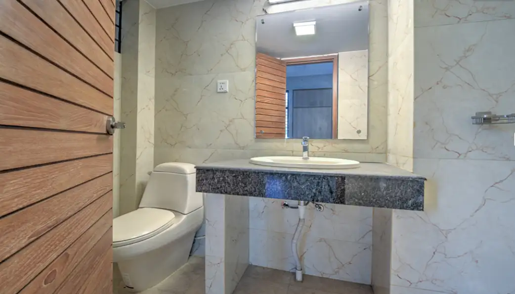 4-Bedroom Luxury Apartment for Rent in Bashundhara, Dhaka Image 4