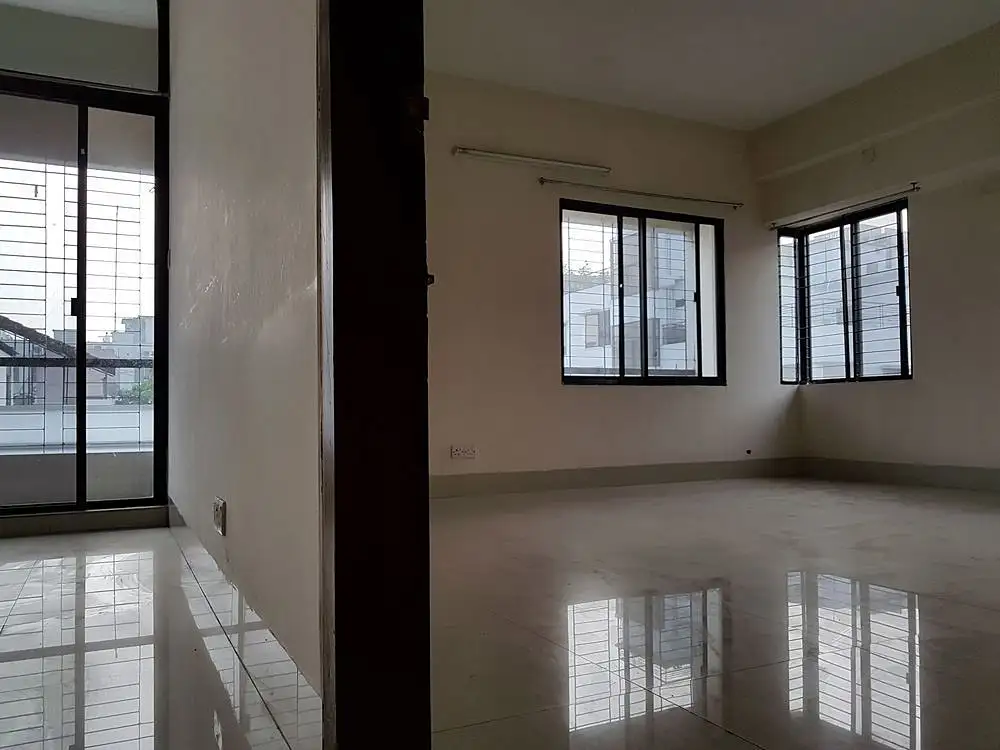 2000 SFT - 3-Bedroom Residential Apartment Rent for Office in Dhaka in Baridhara DOHS - Image 2