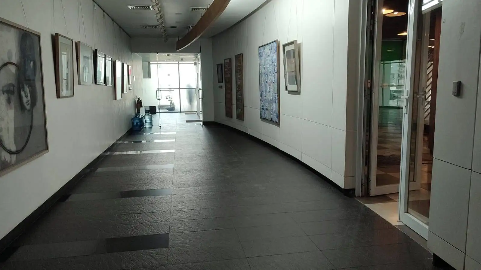 Massive 7793 Sq ft Prime Commercial Space for Rent in Dhaka, Gulshan-1 Avenue - Image 4