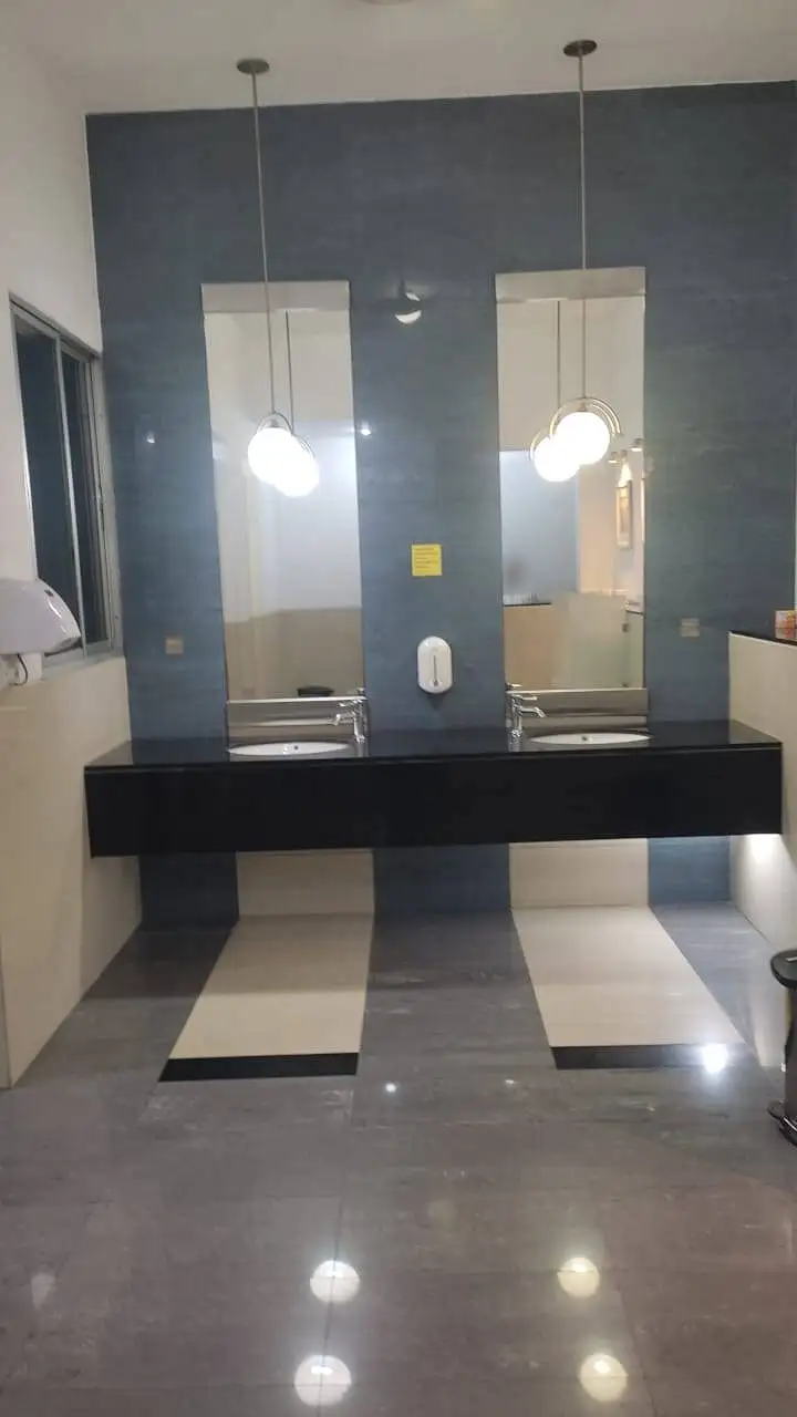 Massive 7793 Sq ft Prime Commercial Space for Rent in Dhaka, Gulshan-1 Avenue - Image 7