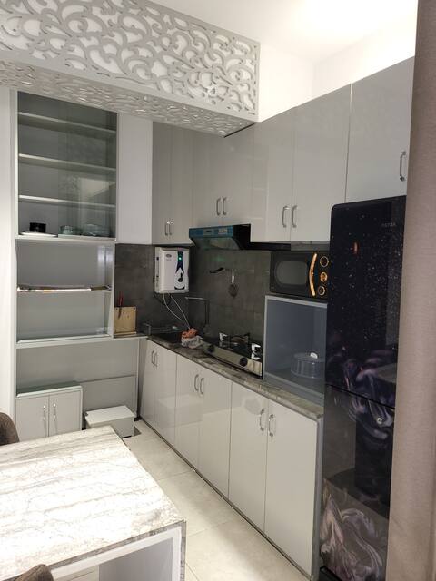 1BR Studio with Rooftop Access Image 15