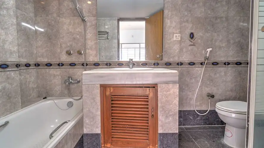 3-Bedroom Luxury Apartment for Rent in Gulshan 1, Dhaka Image 10