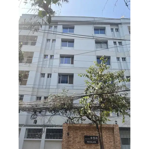 2250 Sqft Ready Flat Sale at Gulshan, Dhaka Thumbnail Image