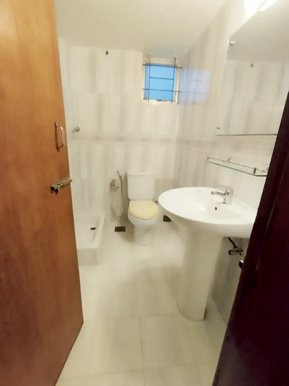 3000 SFT - 4-Bedroom Residential Apartment Rent in Dhaka in Baridhara Image 1