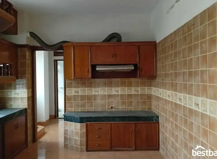 Corner Plot Exclusive Flat Sale in Gulshan 1 Image 2