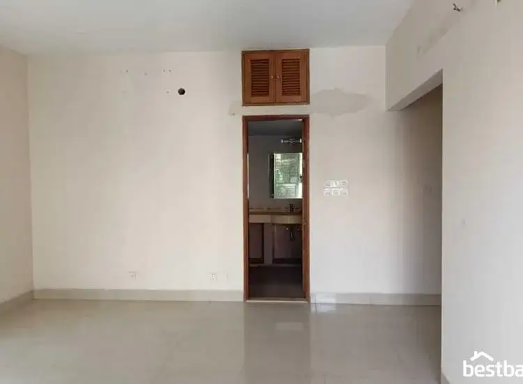 Corner Plot Exclusive Flat Sale in Gulshan 1 Image 3