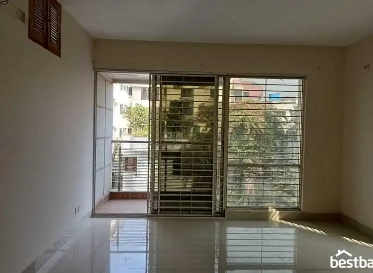 Corner Plot Exclusive Flat Sale in Gulshan 1 Image 4