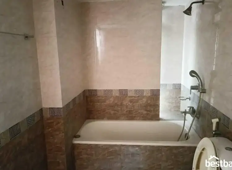 Corner Plot Exclusive Flat Sale in Gulshan 1 Image 5