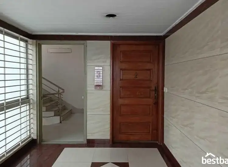 Corner Plot Exclusive Flat Sale in Gulshan 1 Thumbnail Image