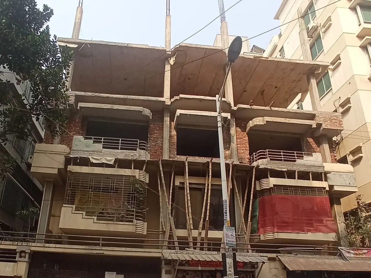 1000 SFT - 3-Bedroom Residential Apartment Rent for Office in Dhaka in Uttara West - Thumbnail