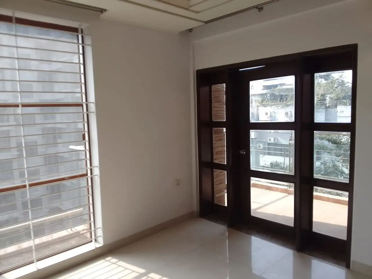 3860 SFT - 4-Bedroom Residential Apartment Rent in Dhaka in Gulshan 2 Image 1