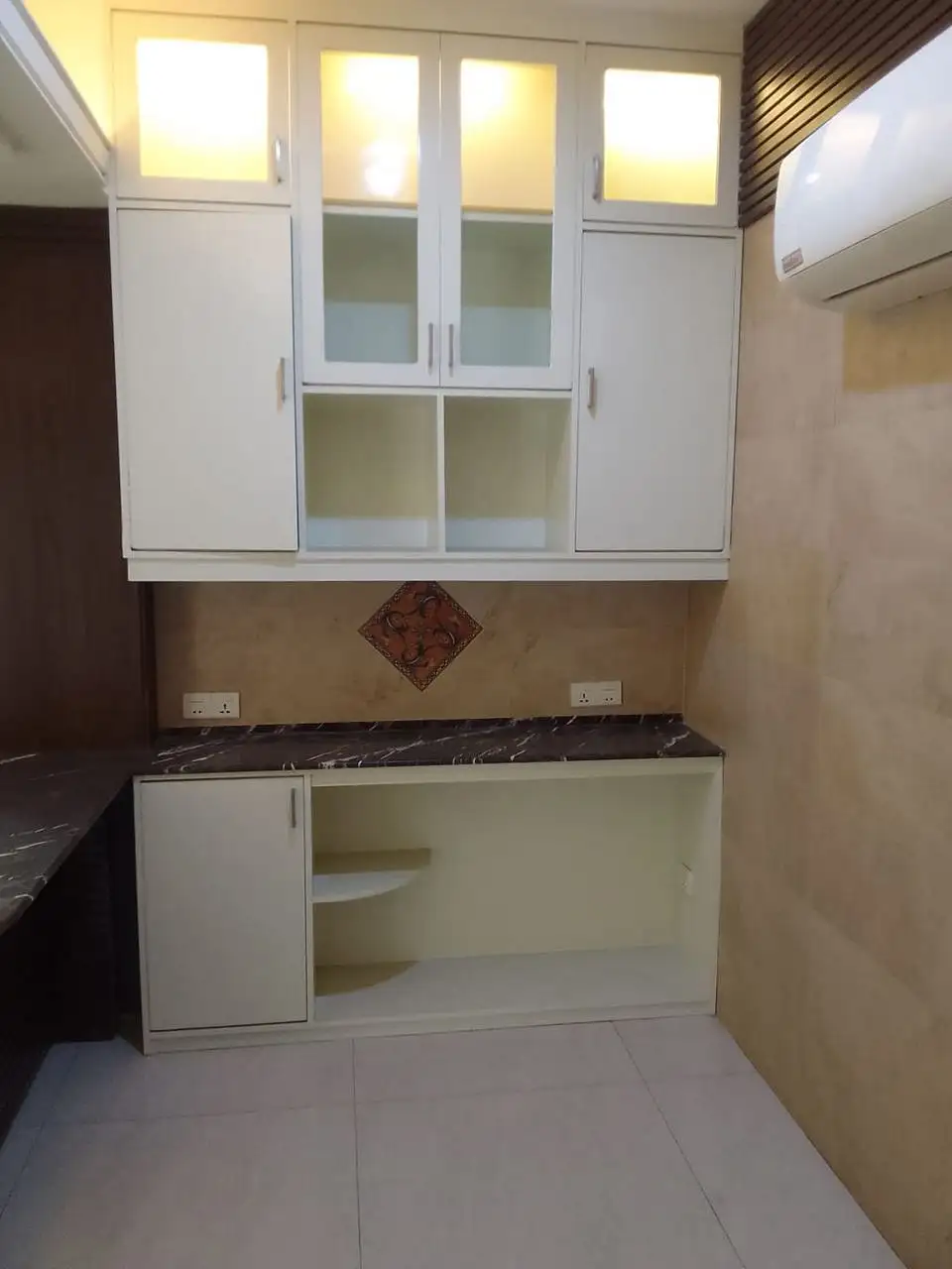 3860 SFT - 4-Bedroom Residential Apartment Rent in Dhaka in Gulshan 2 Image 2