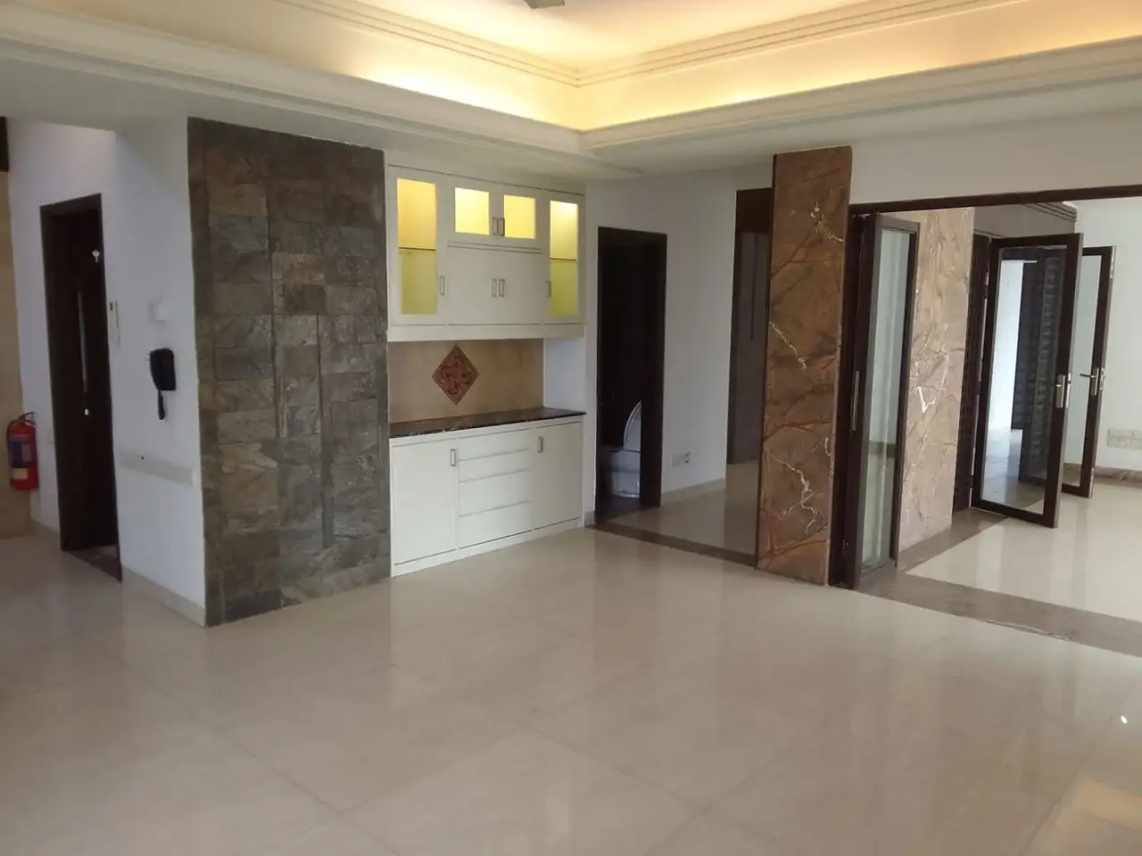 3860 SFT - 4-Bedroom Residential Apartment Rent in Dhaka in Gulshan 2 Thumbnail Image