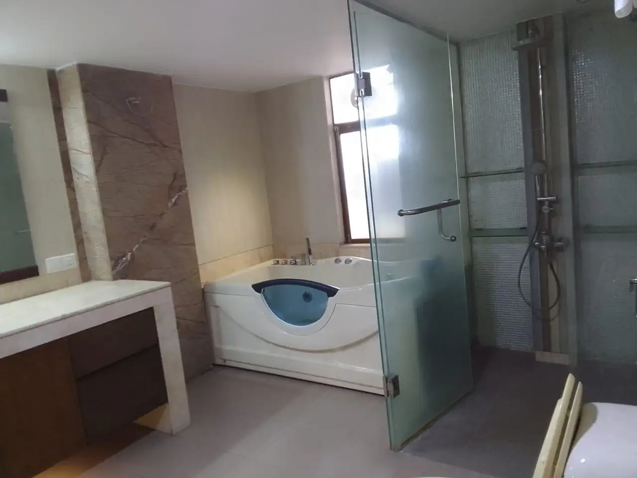 3860 SFT - 4-Bedroom Residential Apartment Rent in Dhaka in Gulshan 2 Image 12