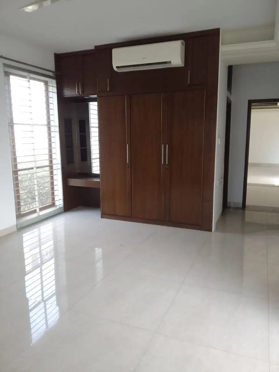 3860 SFT - 4-Bedroom Residential Apartment Rent in Dhaka in Gulshan 2 Image 13