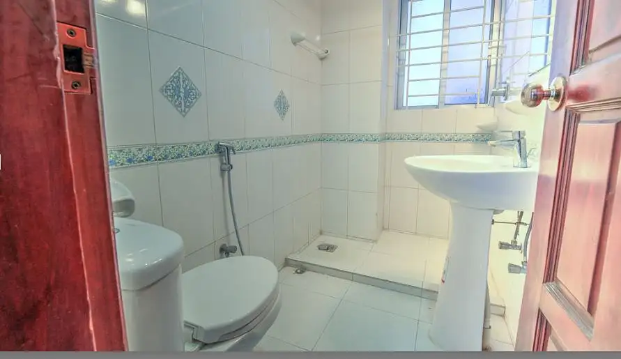 3-Bedroom Luxury Apartment for Rent in Gulshan 2, Dhaka Image 3