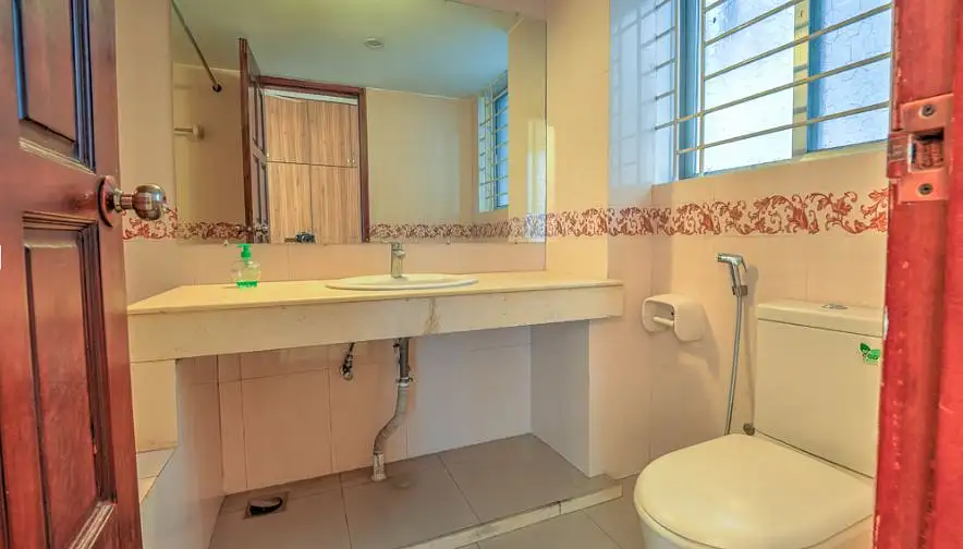 3-Bedroom Luxury Apartment for Rent in Gulshan 2, Dhaka Image 5