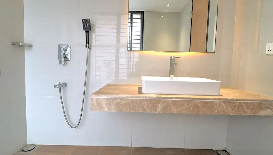 5-Bedroom Luxury Apartment for Rent in Bashundhara, Dhaka Image 4