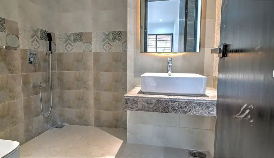 5-Bedroom Luxury Apartment for Rent in Bashundhara, Dhaka Image 7