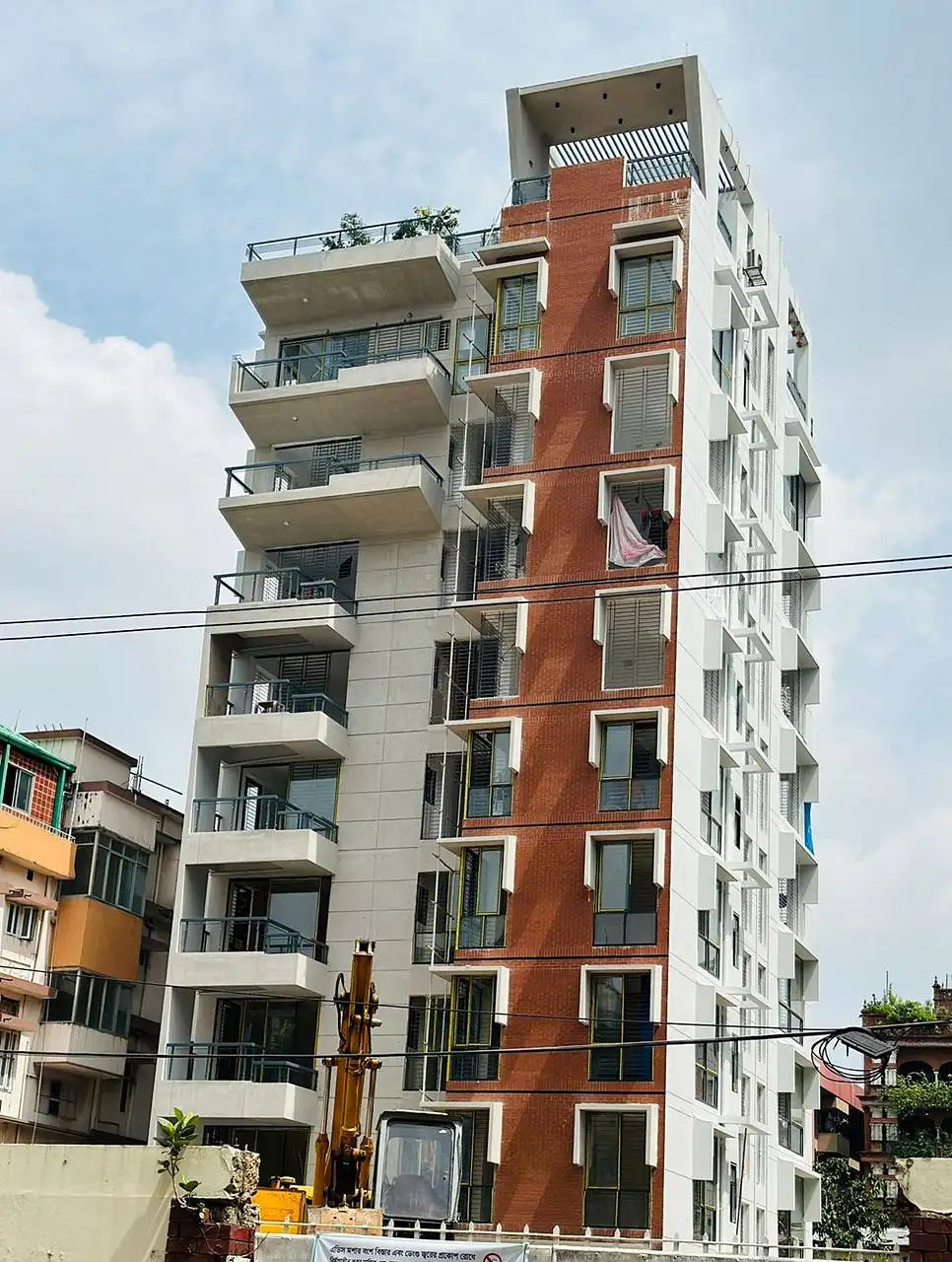 3-Bedroom 2205 SFT Apartment Sale in Dhaka, Dhanmondi Thumbnail Image