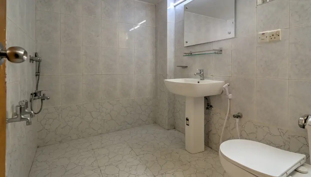 4-Bedroom Luxury Apartment for Rent in Gulshan 1, Dhaka Image 6
