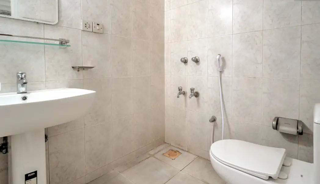 4-Bedroom Luxury Apartment for Rent in Gulshan 1, Dhaka Image 9
