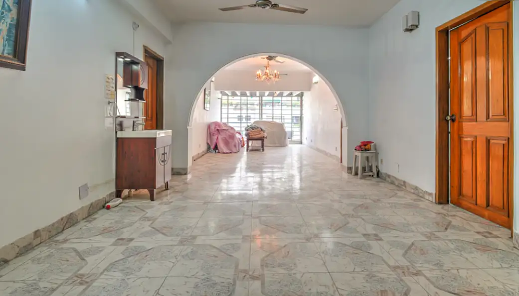 4-Bedroom Luxury Apartment for Rent in Gulshan 1, Dhaka Image 10