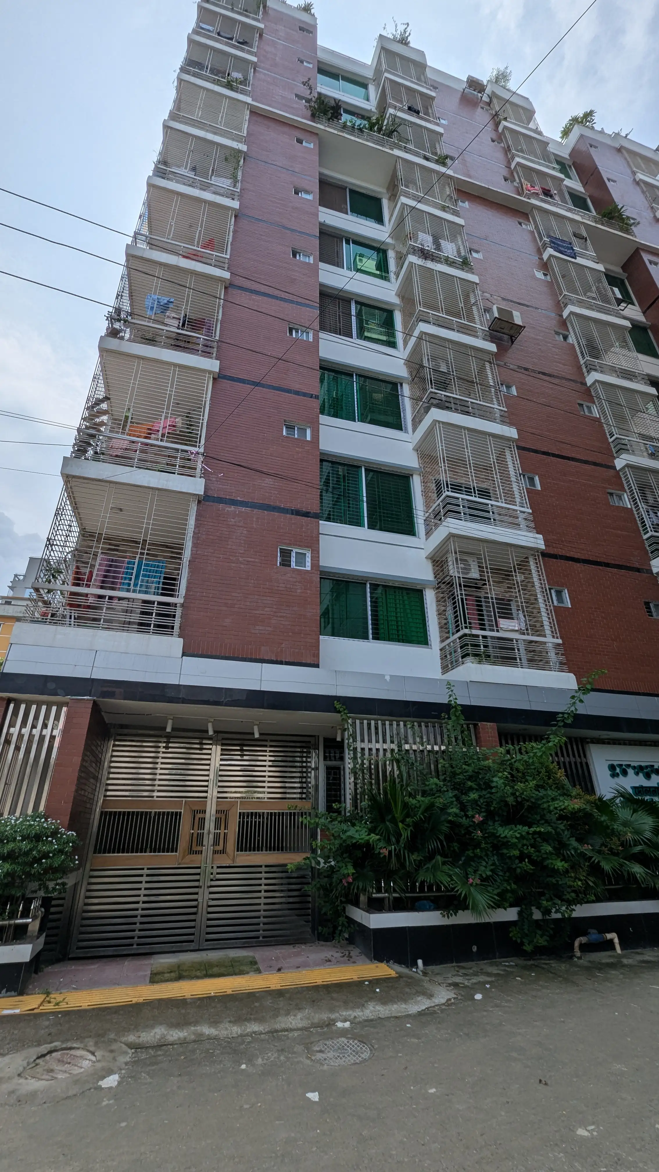 1420 SFT Ready Flat for Sale in Adabar Image 2