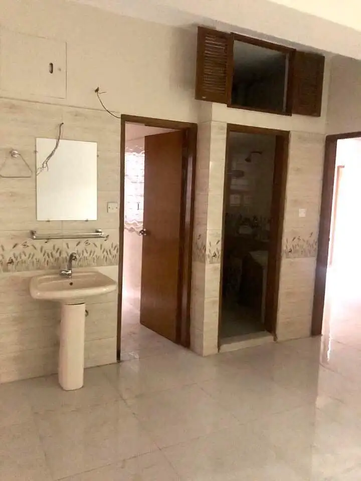Premium 2-Bedroom Apartment Sale in Dhanmondi 8/A, Dhaka Image 8