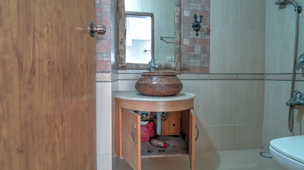 4-Bedroom Luxury Apartment for Rent in Dhanmondi, Dhaka Image 6