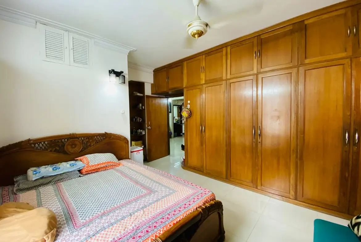 2120 SFT Modern Apartment for Sale in Baridhara Thumbnail Image