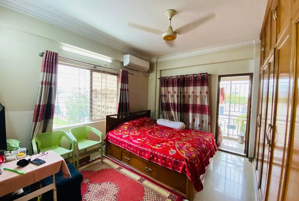 2120 SFT Modern Apartment for Sale in Baridhara Image 2