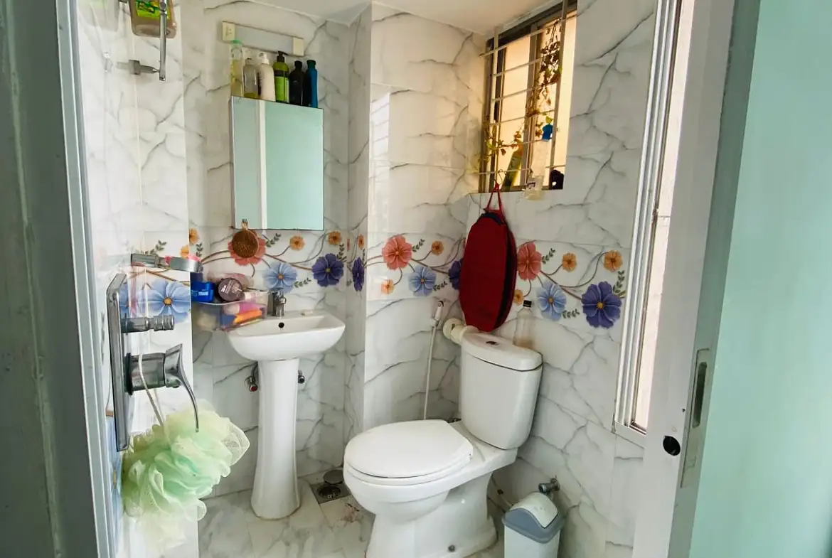 2120 SFT Modern Apartment for Sale in Baridhara Image 1