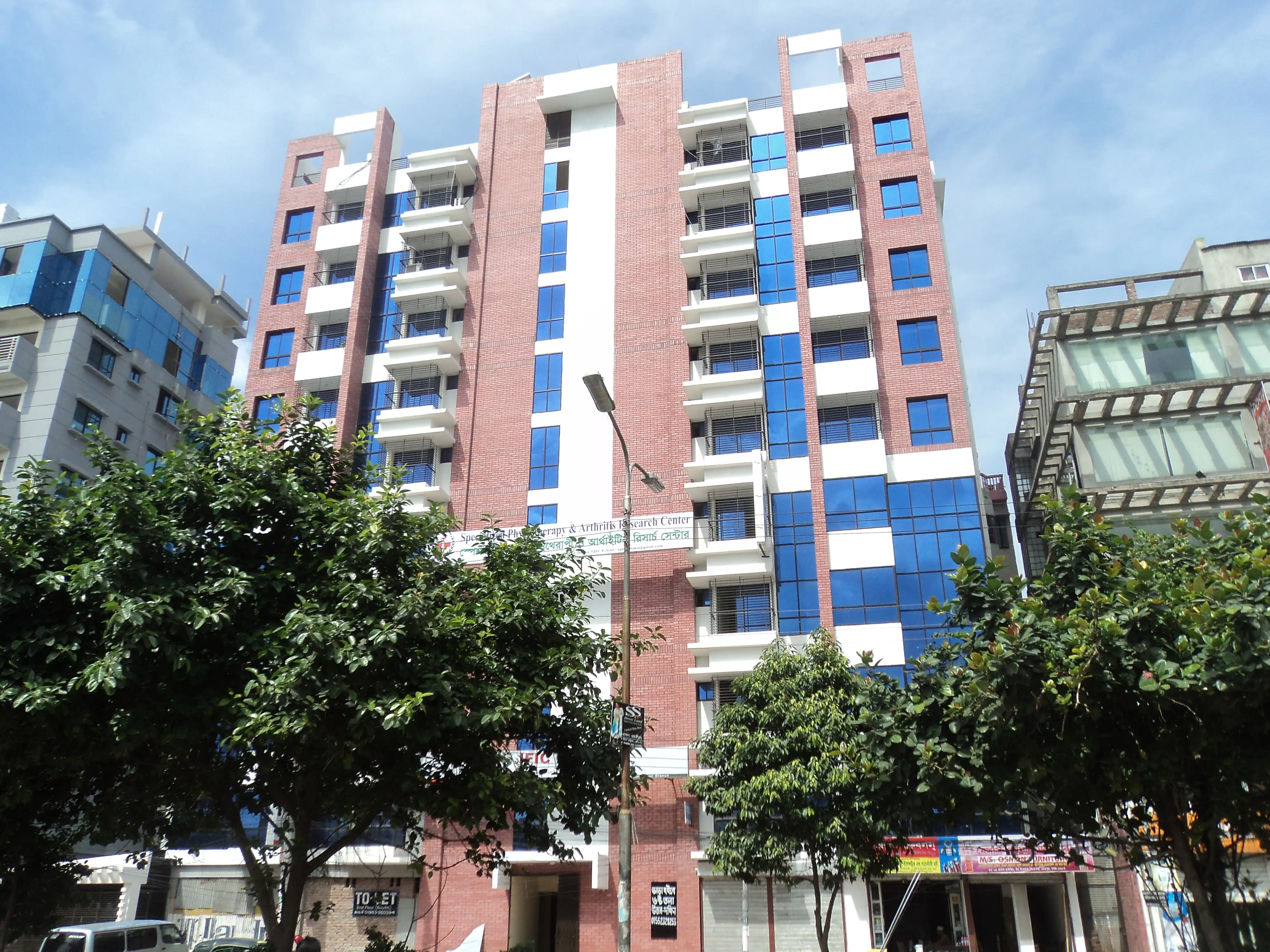 1600 Sft. OFFICE SPACE FOR SELL ( FULLY DECORATED) Image 2