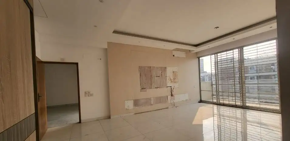 Luxurious Duplex Semi Furnished Apartment For Rent Image 9