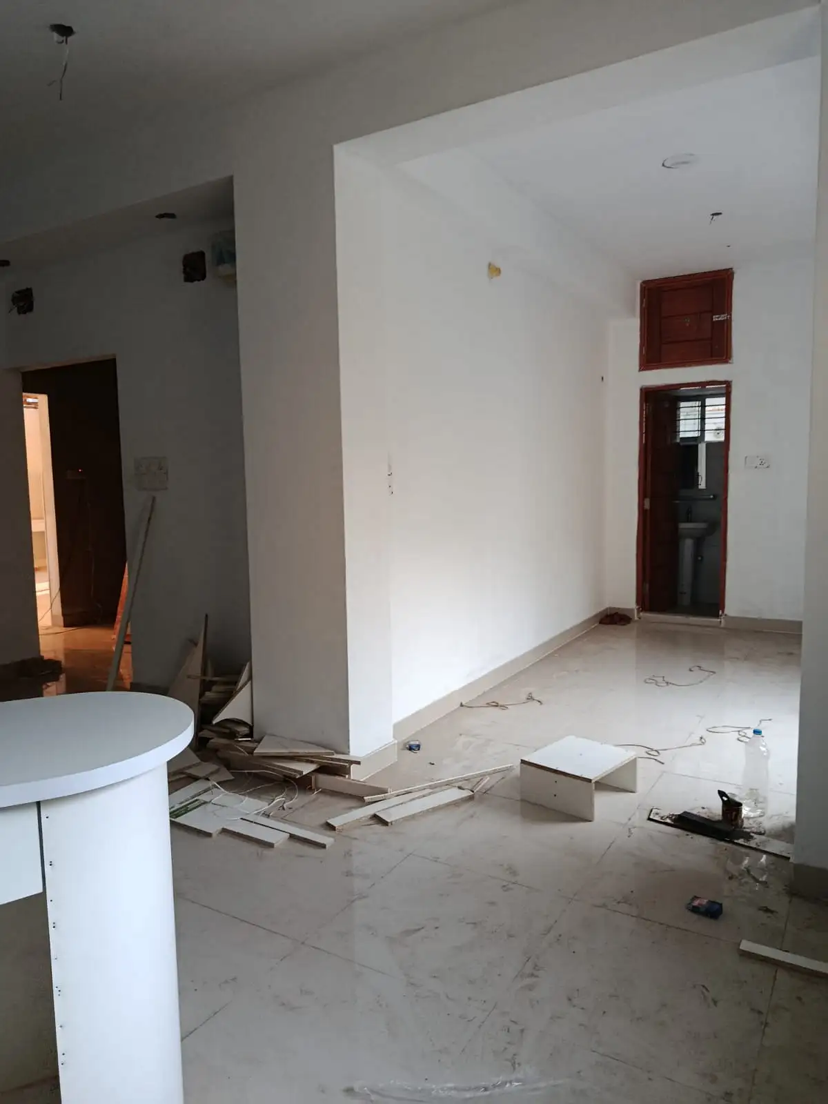 650 SFT Commercial Office Space for Rent in Badda Near Gulshan - Image 2