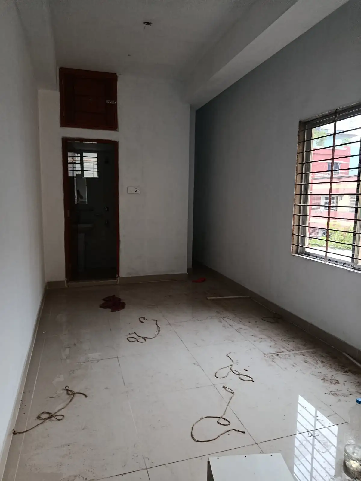 650 SFT Commercial Office Space for Rent in Badda Near Gulshan - Thumbnail