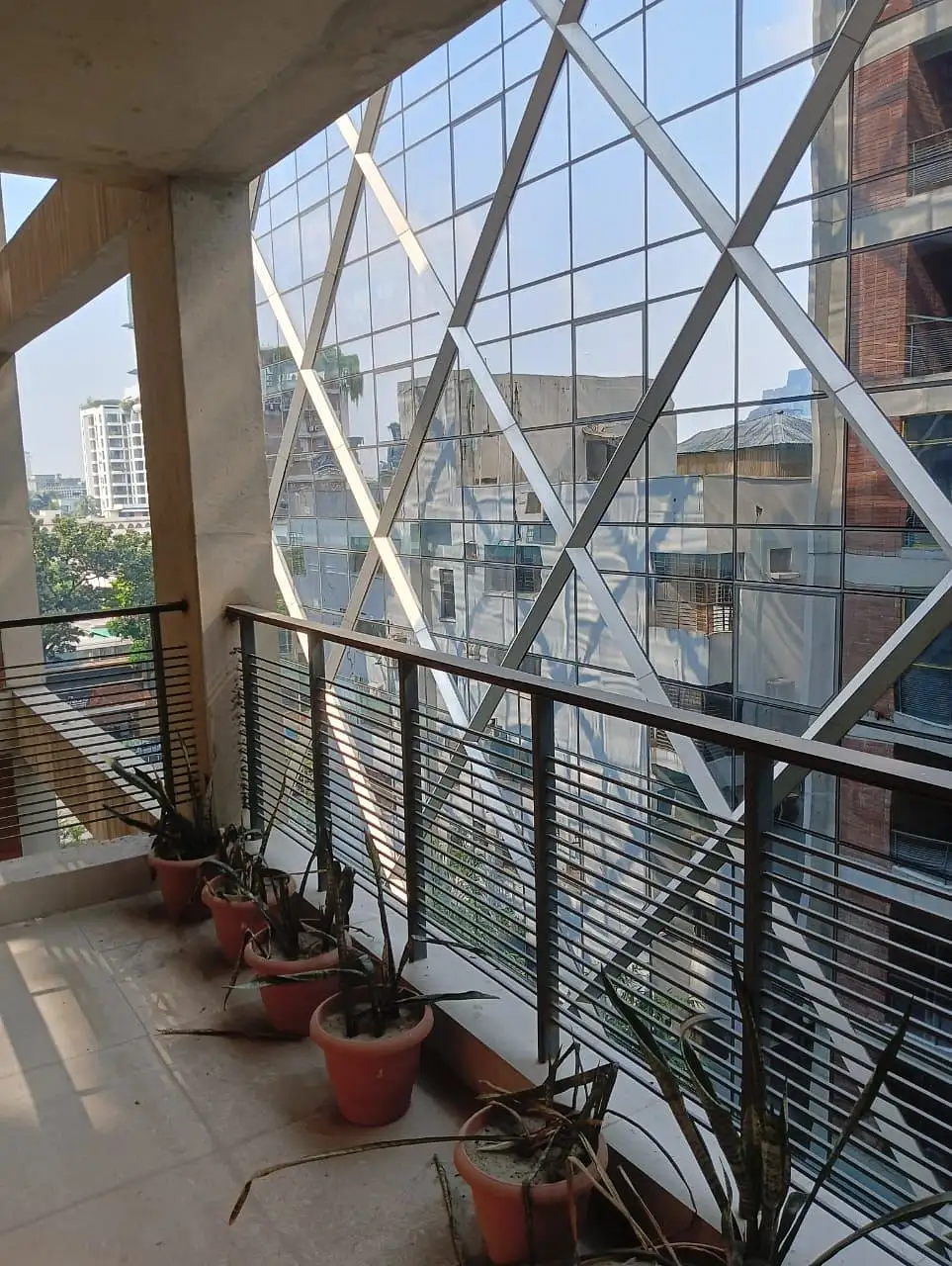 4200 SFT - 4-Bedroom Residential Apartment Rent in Dhaka in Gulshan 1 Image 14