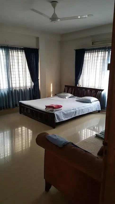 4-Bedroom 2600 SFT South Facing Apartment Sale in Baridhara Thumbnail Image
