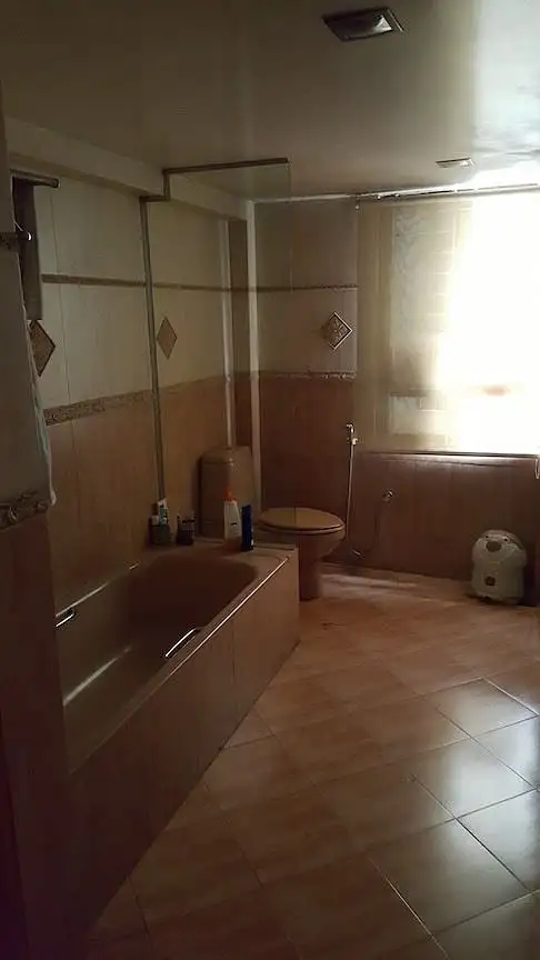 4-Bedroom 2600 SFT South Facing Apartment Sale in Baridhara Image 5