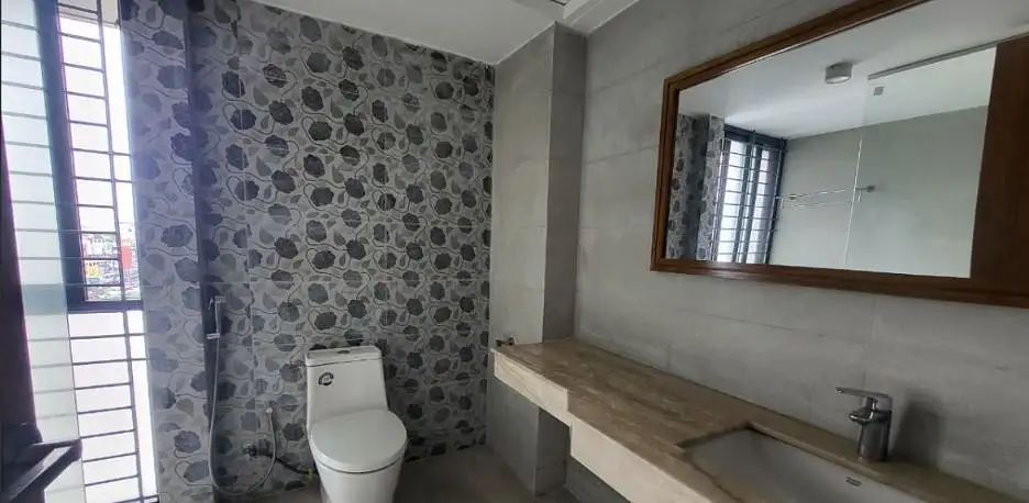 Luxurious Brand New Apartment for Office Rent Image 9