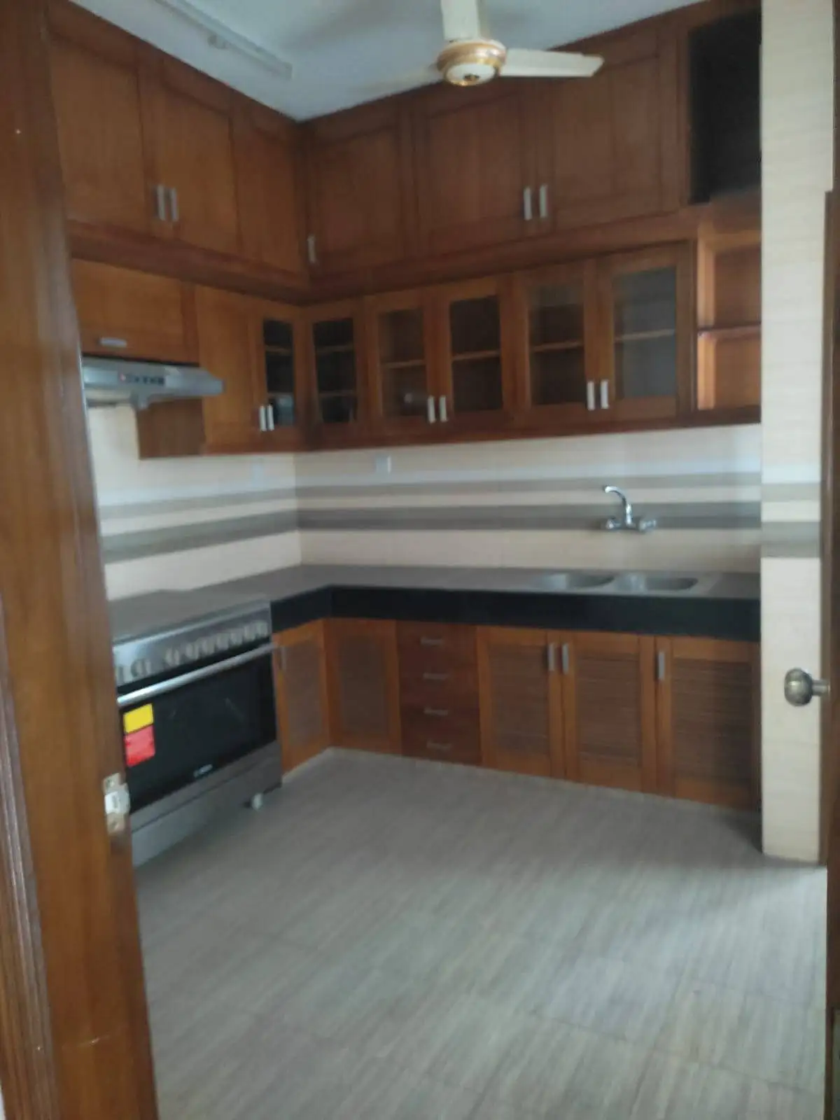 Ultra-Luxury Prime Residential Excellence 3200 Sq ft 4BR Apartment for Rent in Dhaka, Gulshan 2 Image 2