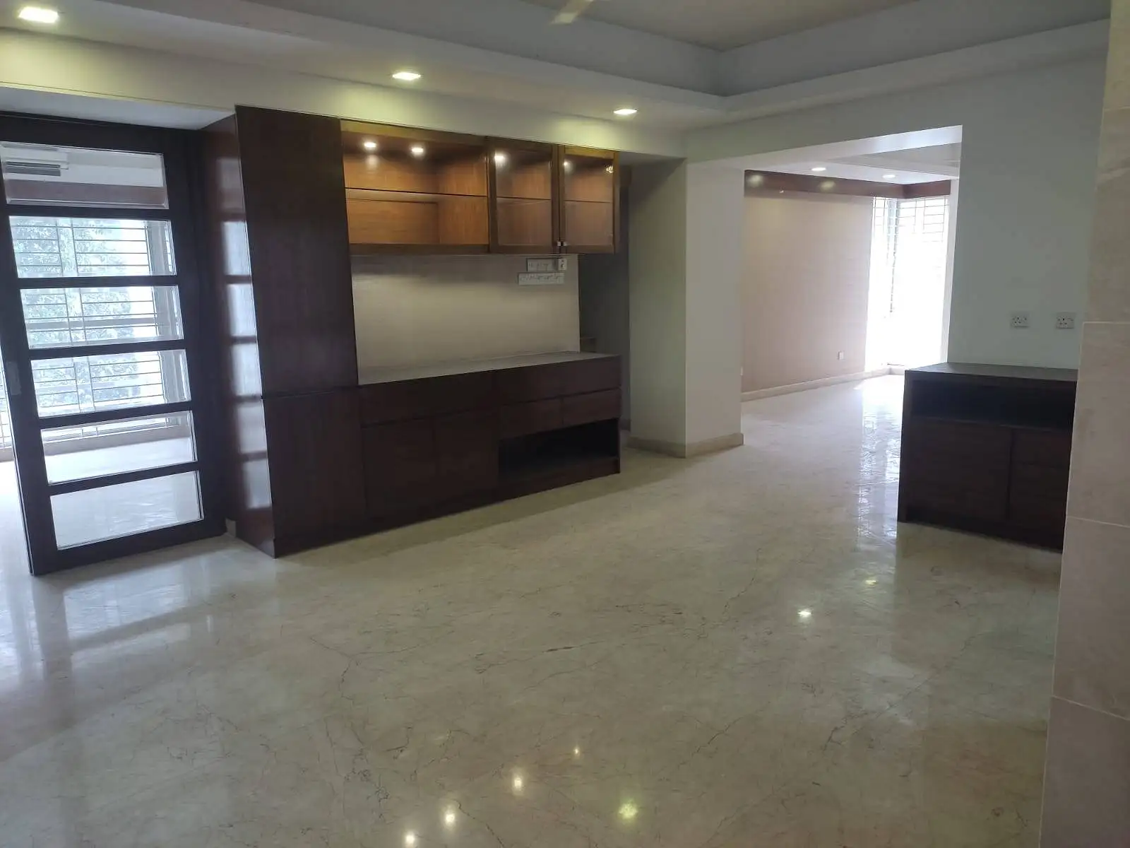 Ultra-Luxury Prime Residential Excellence 3200 Sq ft 4BR Apartment for Rent in Dhaka, Gulshan 2 Image 4