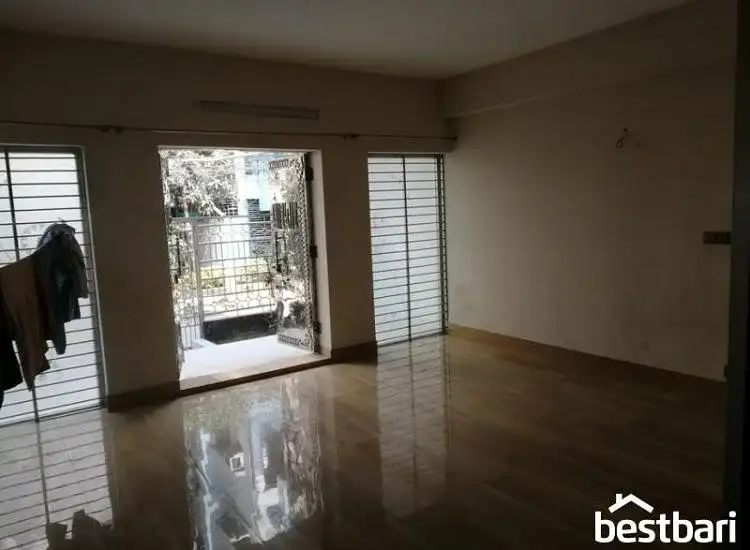 6500 Sqft Exclusive Triplex House in Bashundhara Image 4