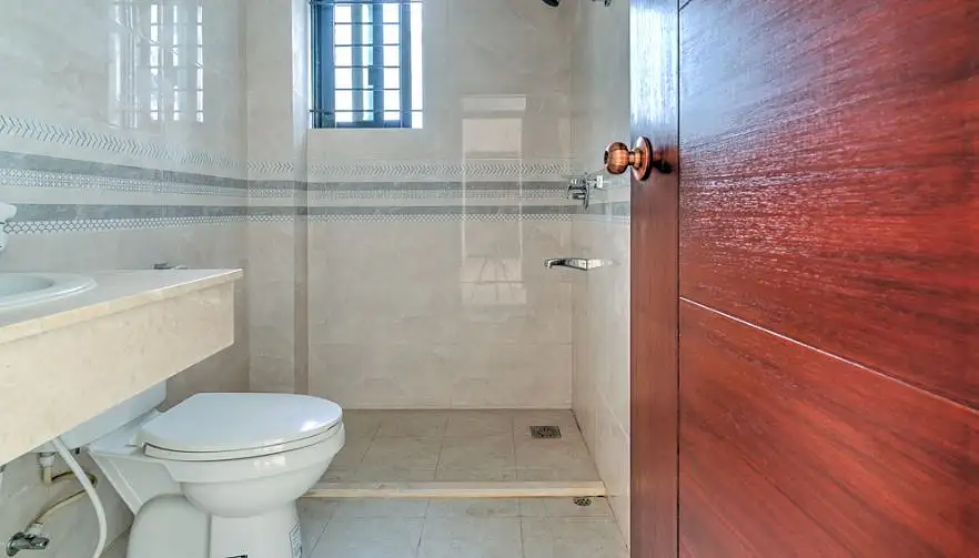 4-Bedroom Luxury Apartment for Rent in Banani, Dhaka Image 3
