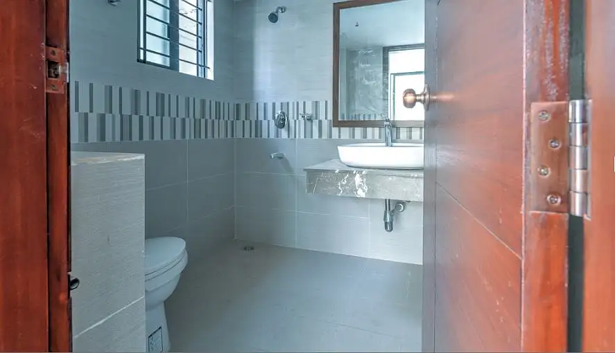 4-Bedroom Luxury Apartment for Rent in Banani, Dhaka Image 6