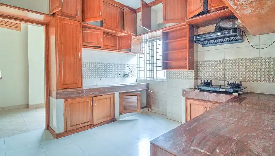 6-Bedroom Luxury Apartment for Rent in Bashundhara, Dhaka Image 4