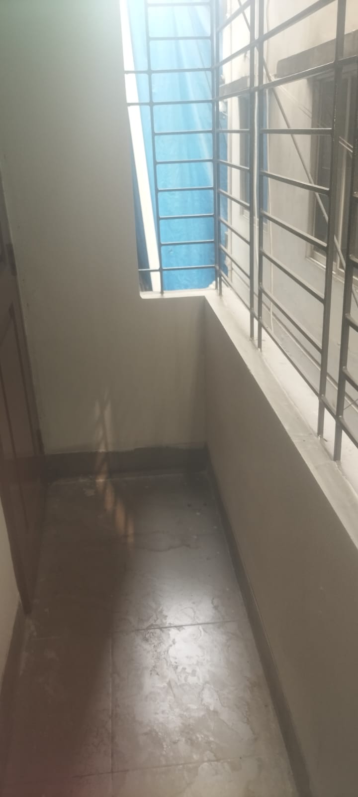 South Facing 4 Beds+ Balconies+ 5 Toilets Flat Near MRT For Rent Image 6